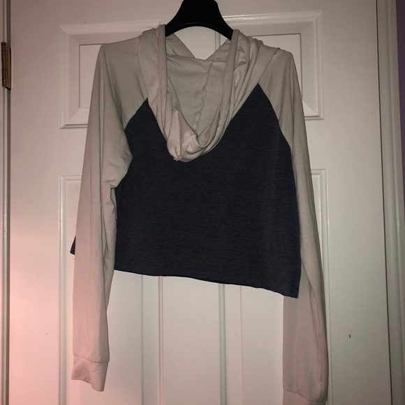 Cropped sweatshirt - Picture 2 of 2